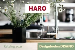 Haro Katalog für Designböden mit Blumen in einer schwarzen Vase.