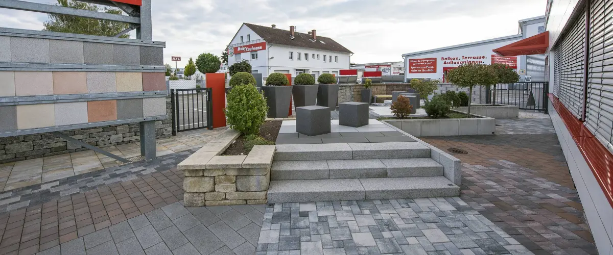 baustoffe-offenburg-blockstufen-naturstein-natursteinmauer-terrassenplatten